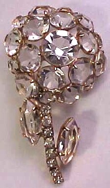 UNS7 clear rhinestone flower brooch pin